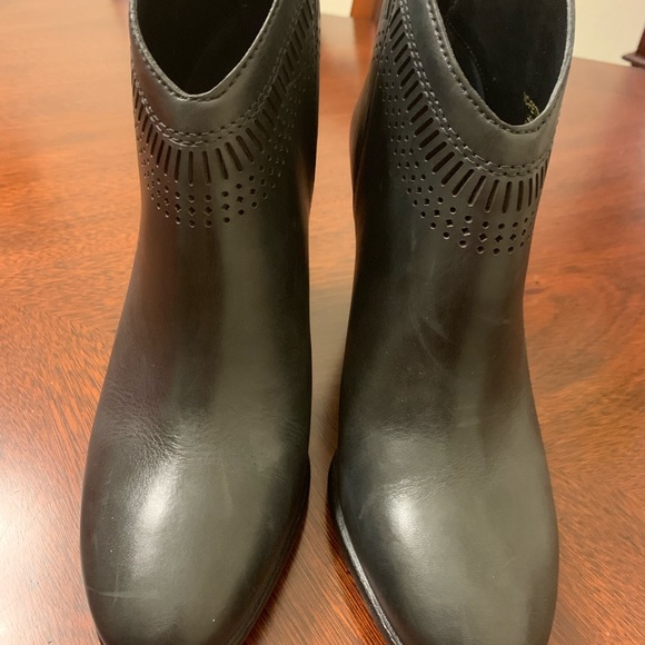 NEW black Vince Camuto Booties 8.5 - Picture 4 of 4